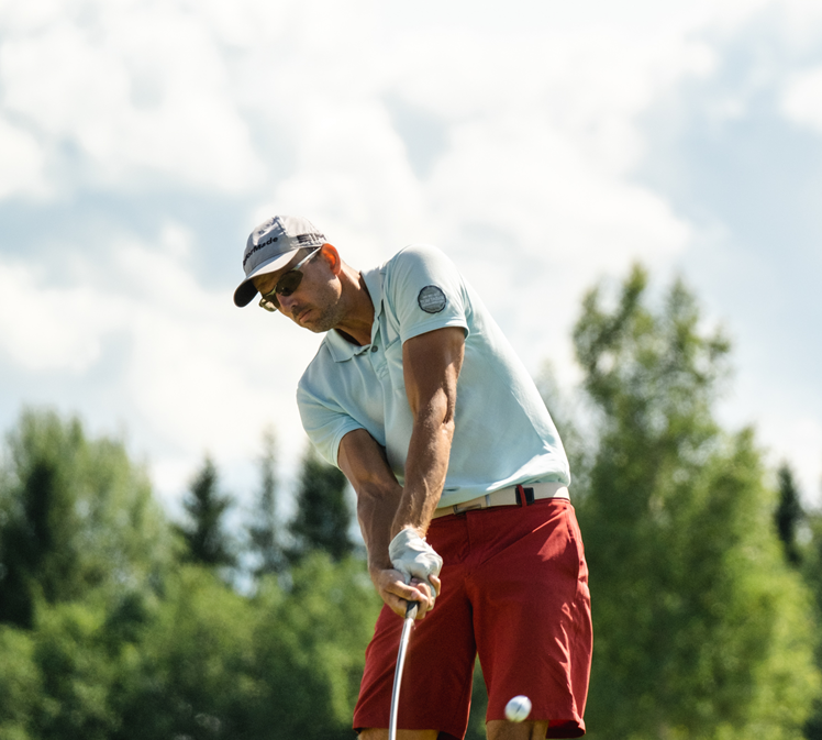 Kristjan, founder of T-Time, playing golf
